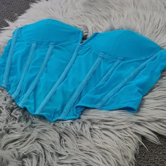 Princess polly 8 crop bustier - Picture 2 of 4